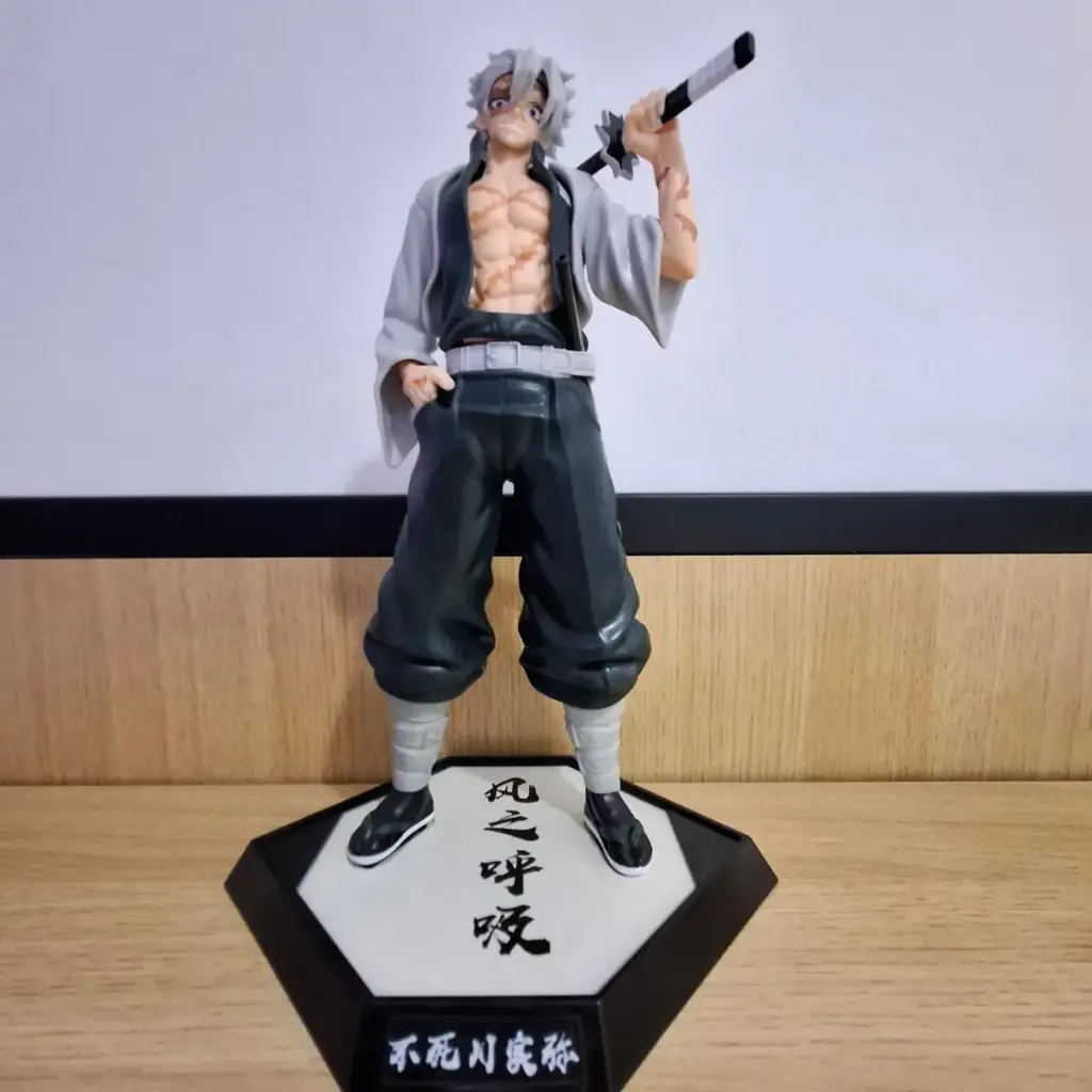 Wind Hashira Sanemi Shinazugawa Figure (30 Cm Height)